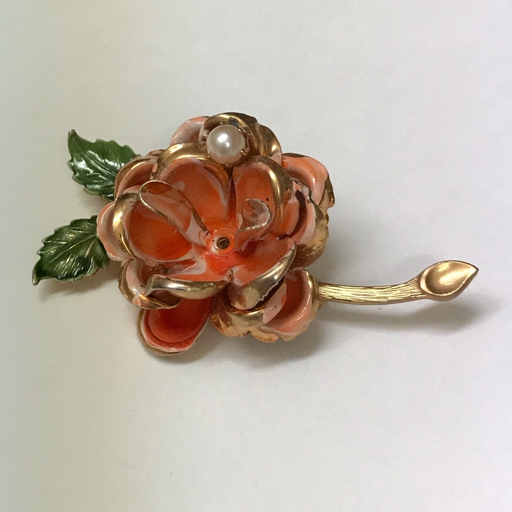 VTG Flower Pin - Picture 1 of 5